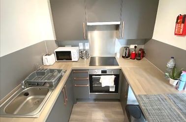 Green Lanes, Newington Green, London - Image 2